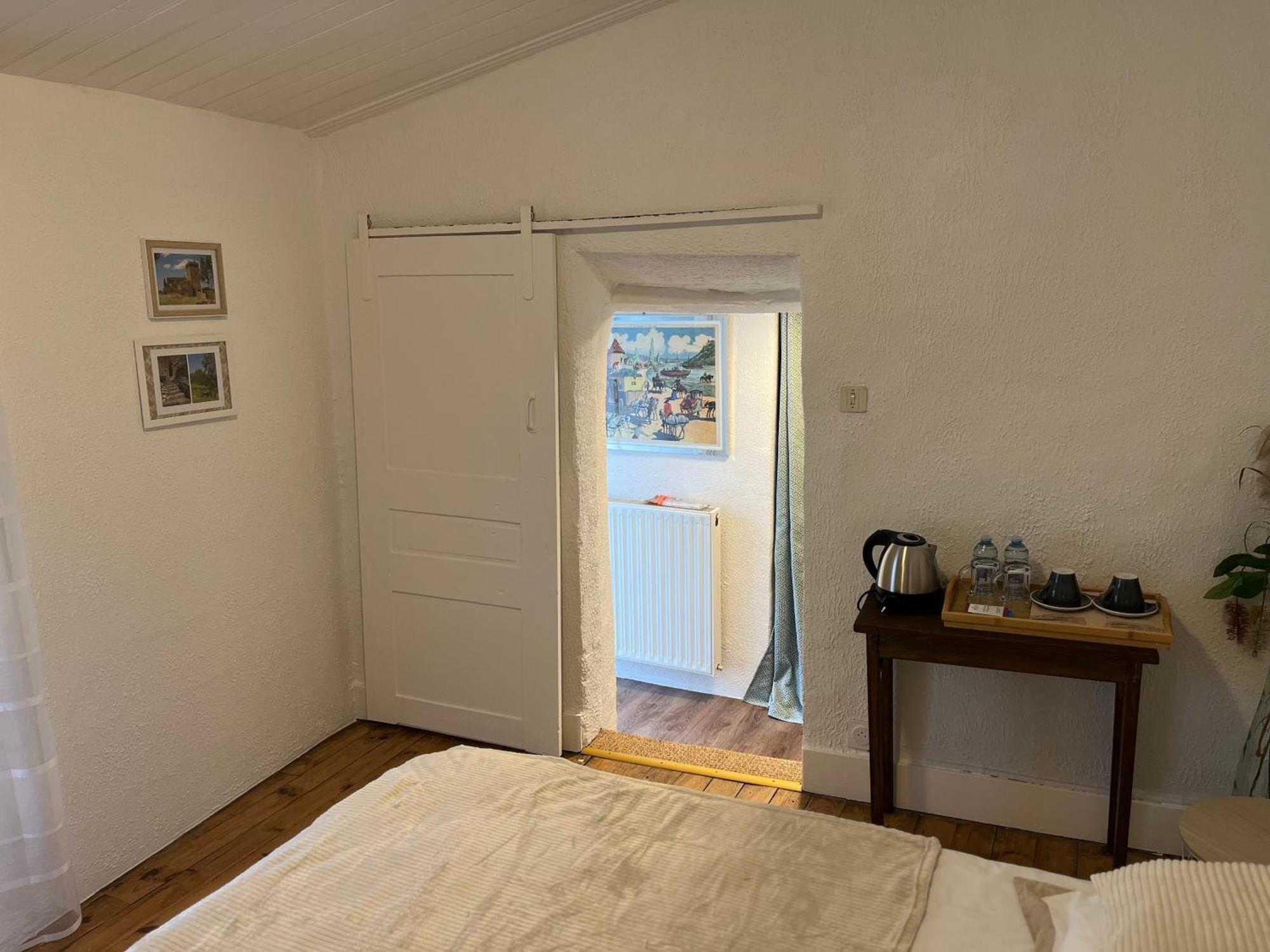 Hotel La Cour Carree Perrier Zewnętrze zdjęcie