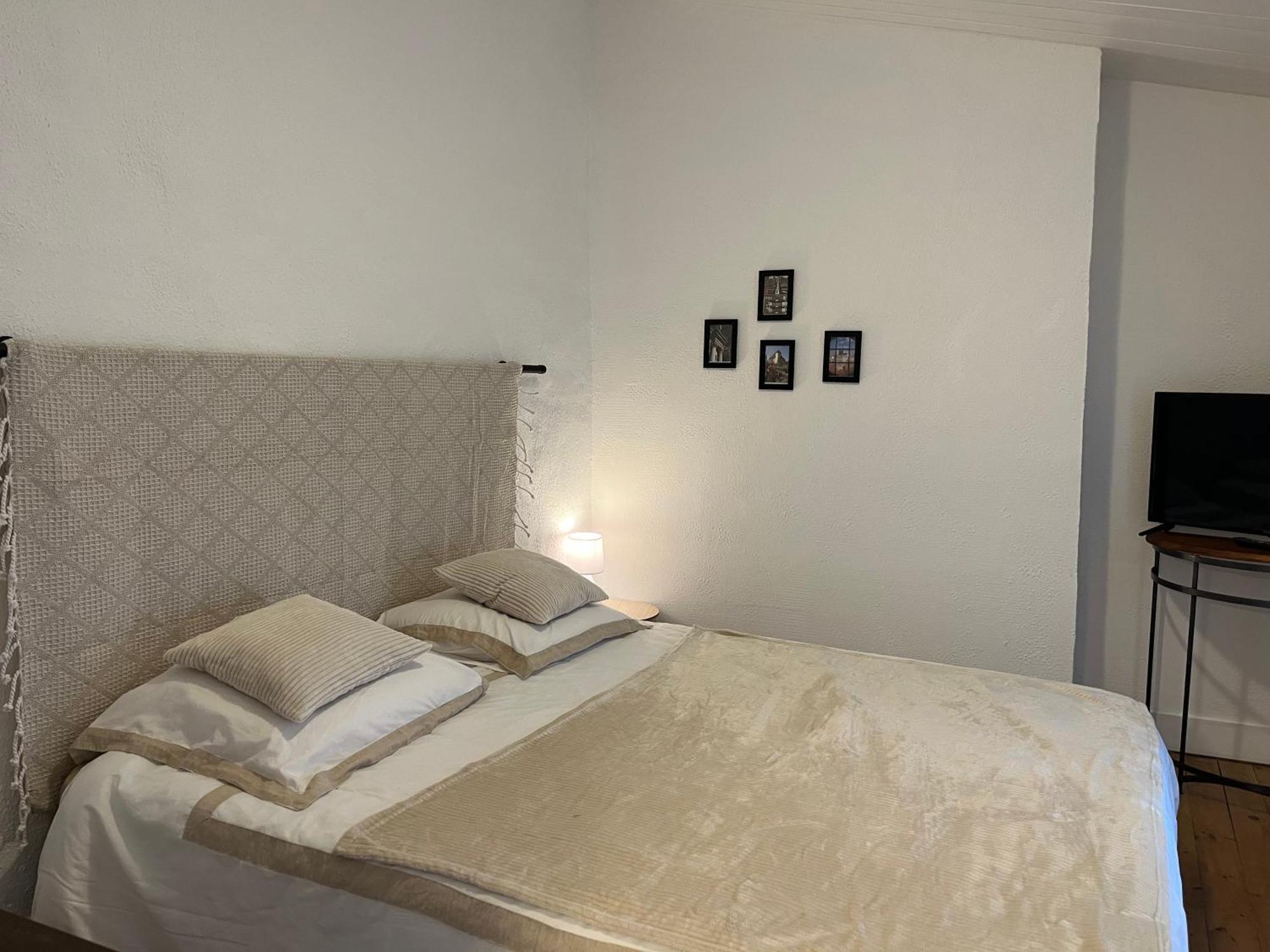 Hotel La Cour Carree Perrier Zewnętrze zdjęcie