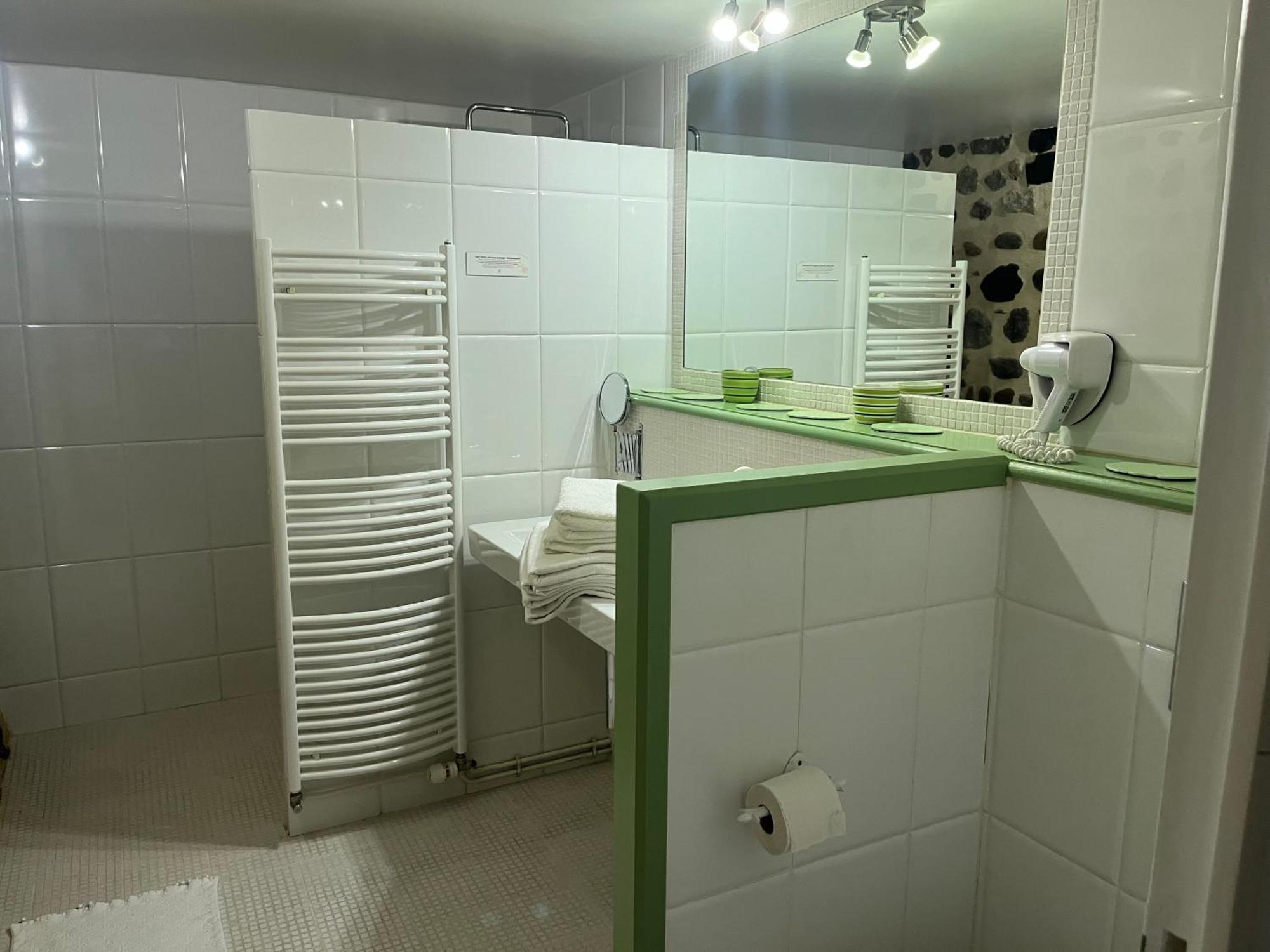 Hotel La Cour Carree Perrier Zewnętrze zdjęcie