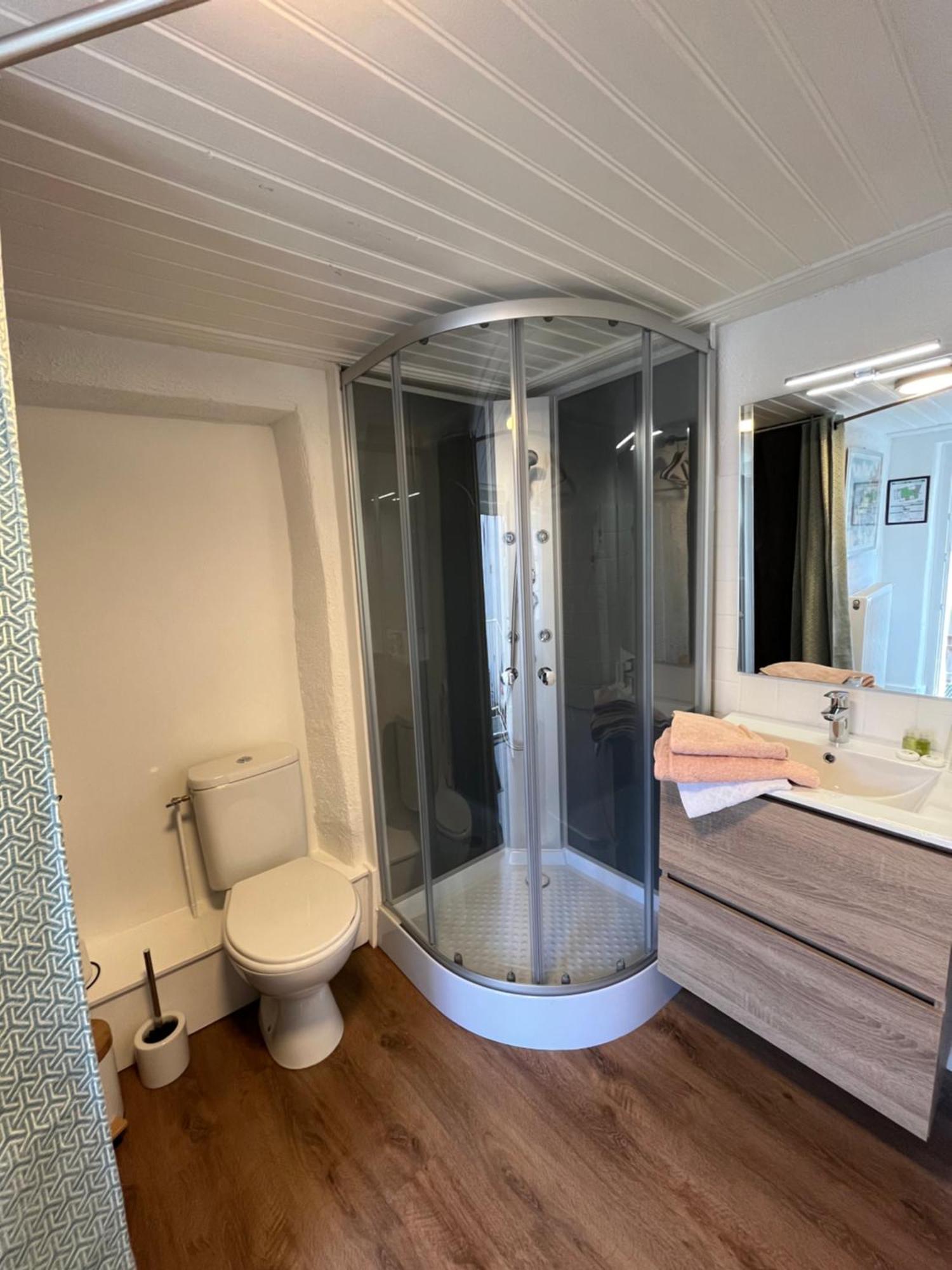 Hotel La Cour Carree Perrier Zewnętrze zdjęcie