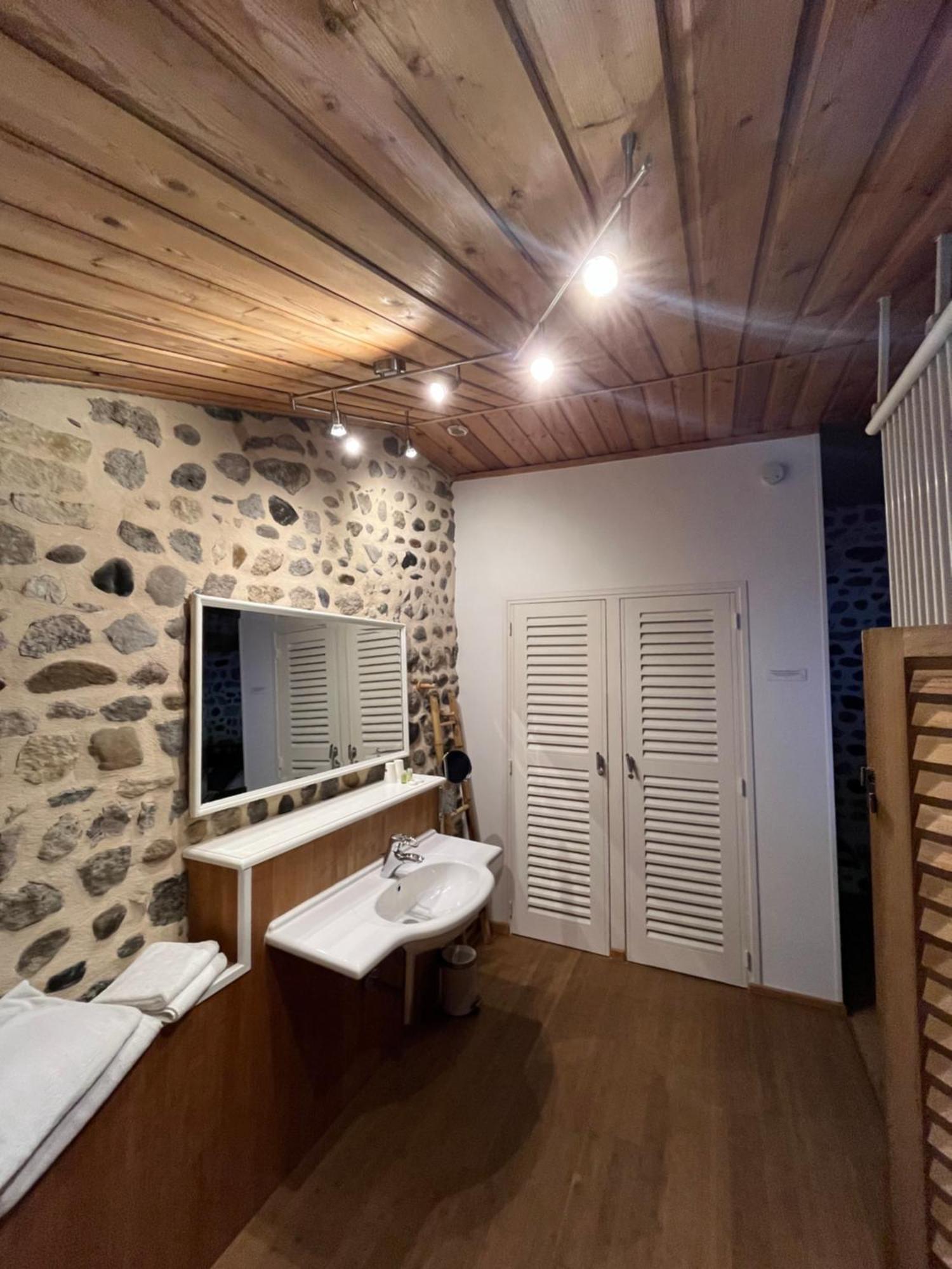 Hotel La Cour Carree Perrier Zewnętrze zdjęcie