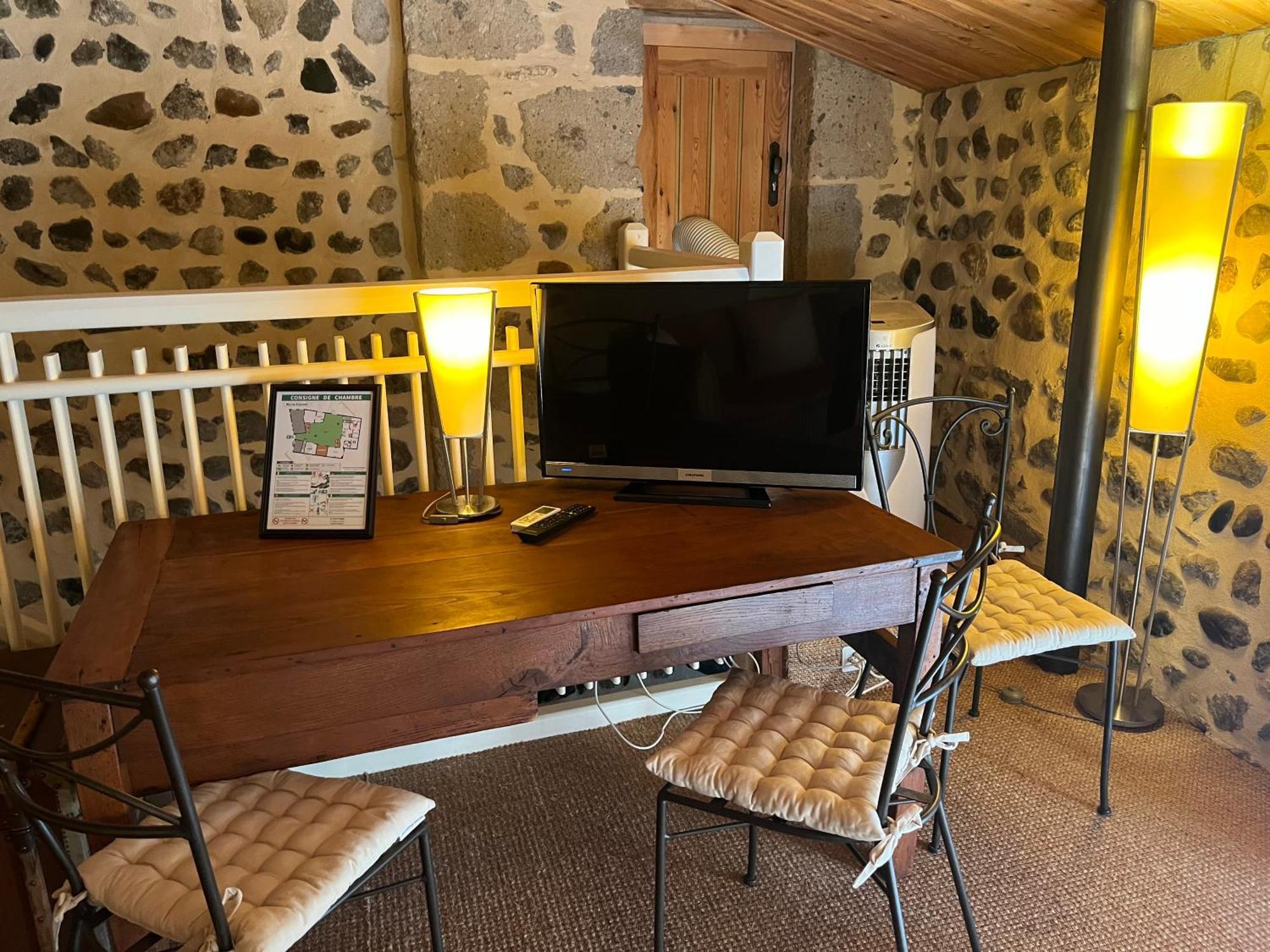 Hotel La Cour Carree Perrier Zewnętrze zdjęcie