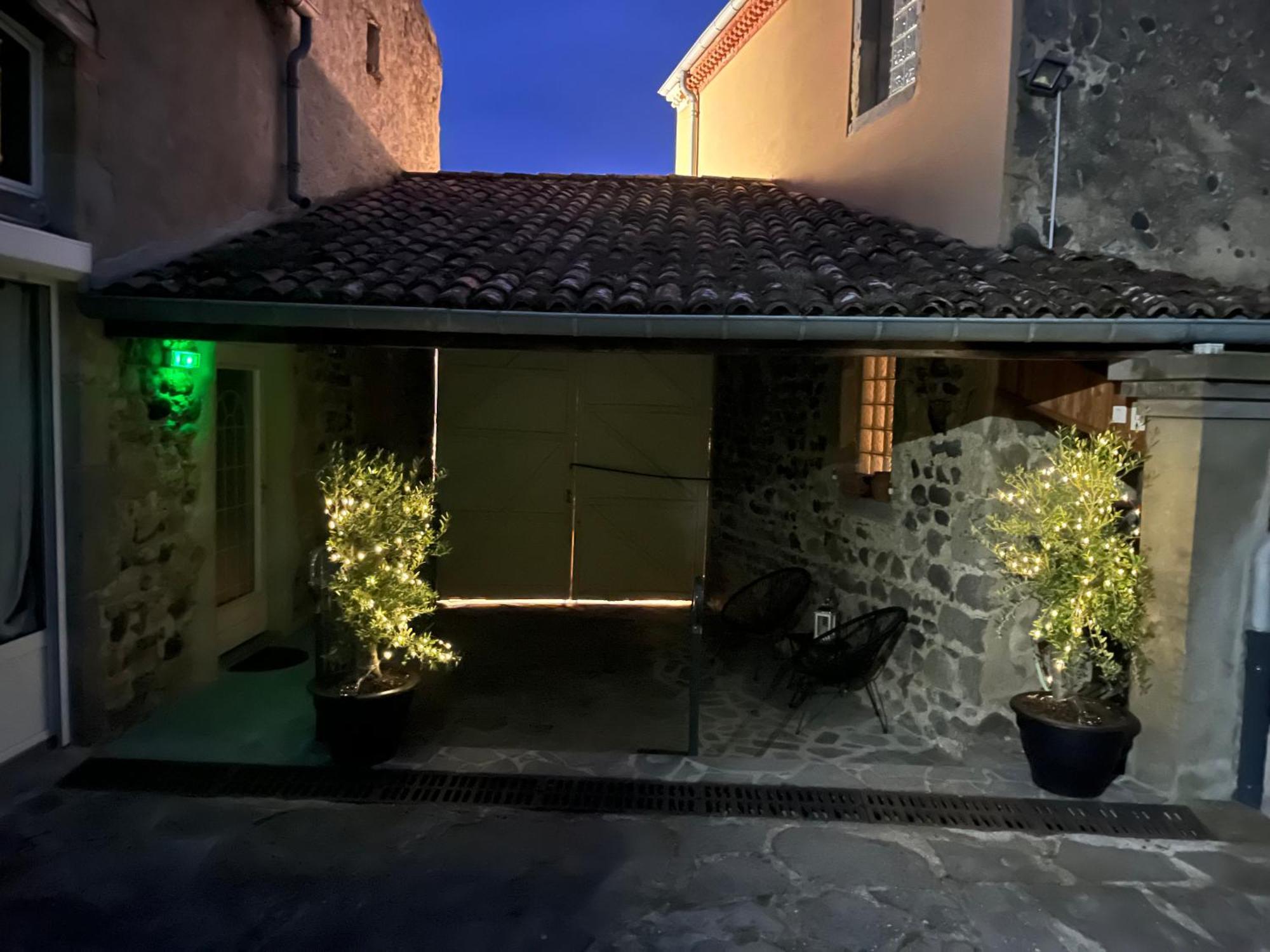 Hotel La Cour Carree Perrier Zewnętrze zdjęcie