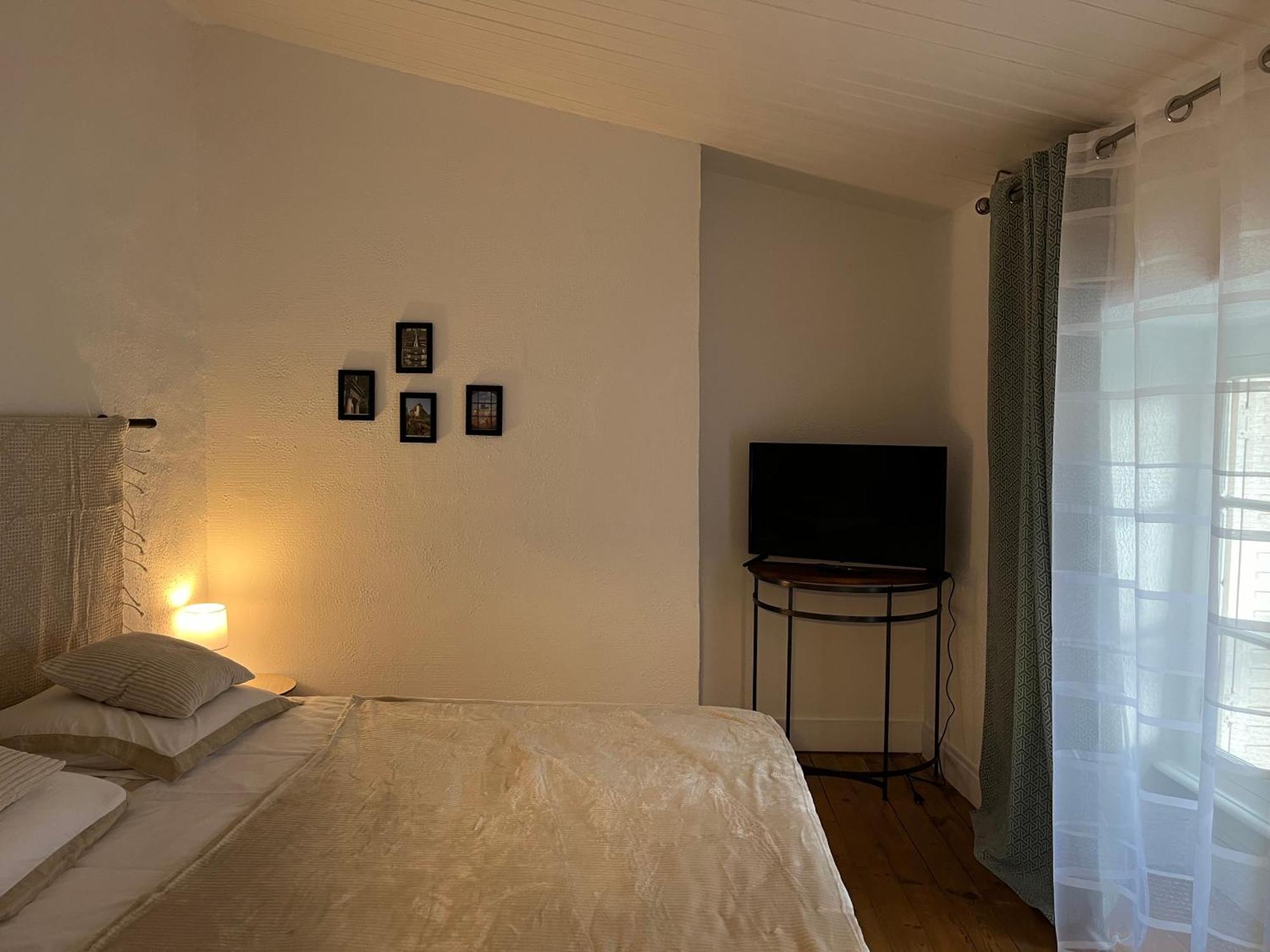 Hotel La Cour Carree Perrier Zewnętrze zdjęcie