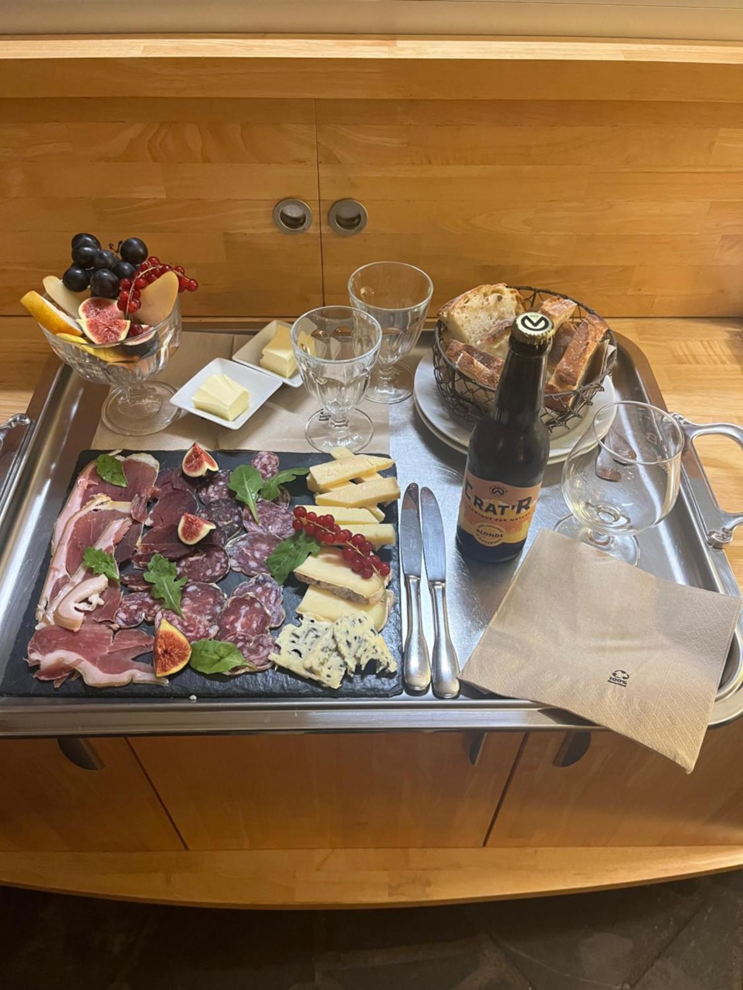 Hotel La Cour Carree Perrier Zewnętrze zdjęcie
