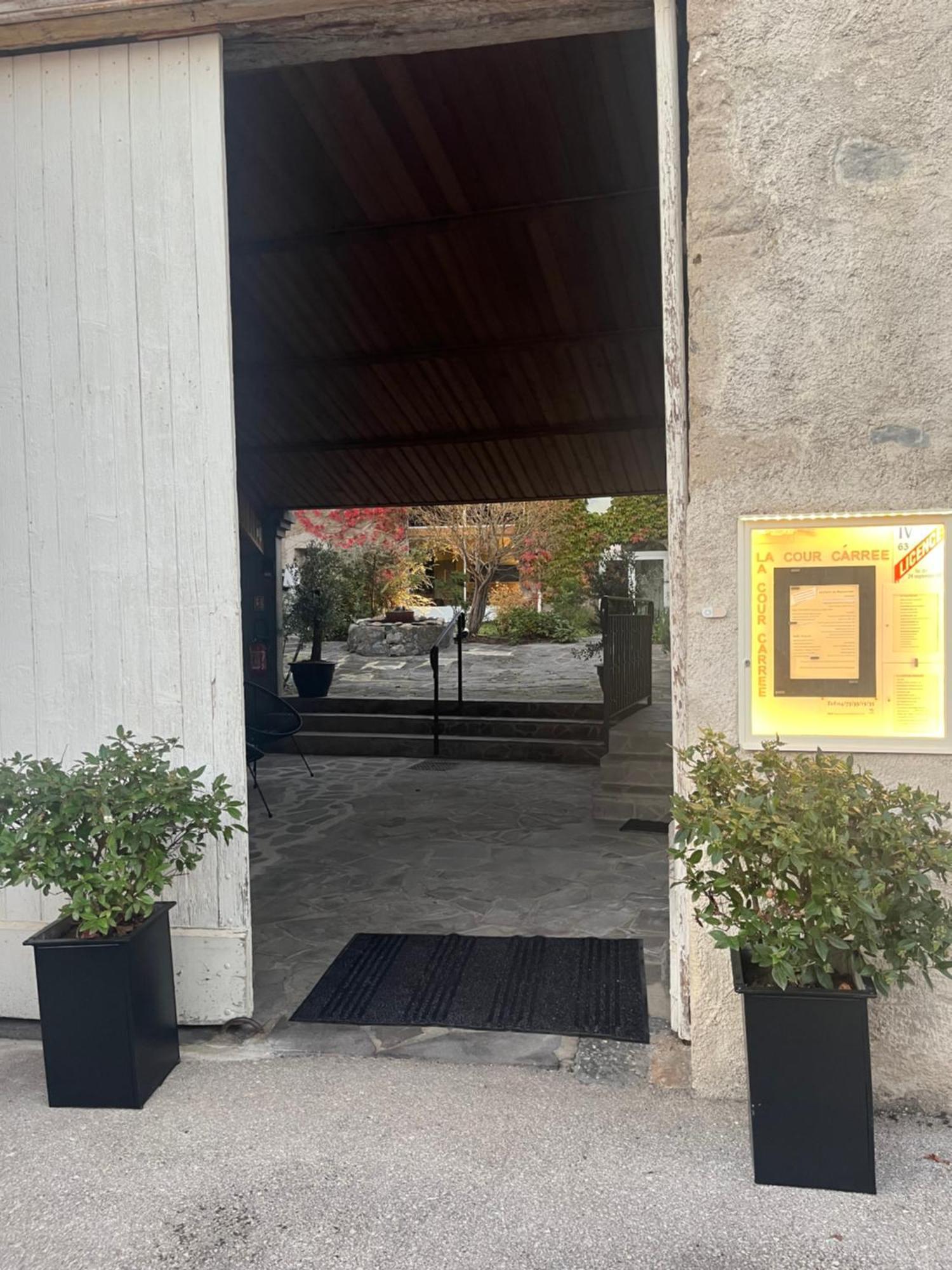 Hotel La Cour Carree Perrier Zewnętrze zdjęcie