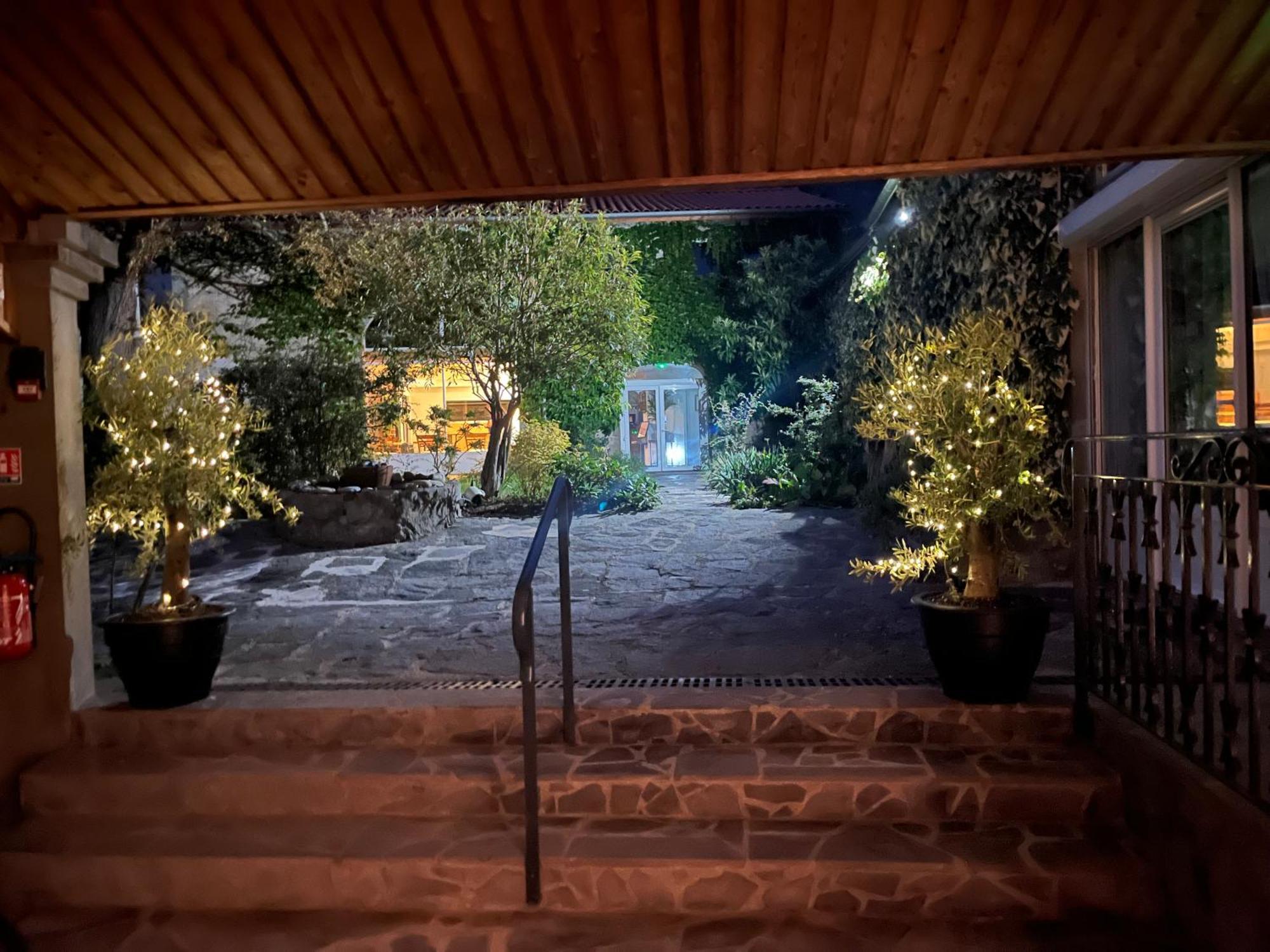 Hotel La Cour Carree Perrier Zewnętrze zdjęcie