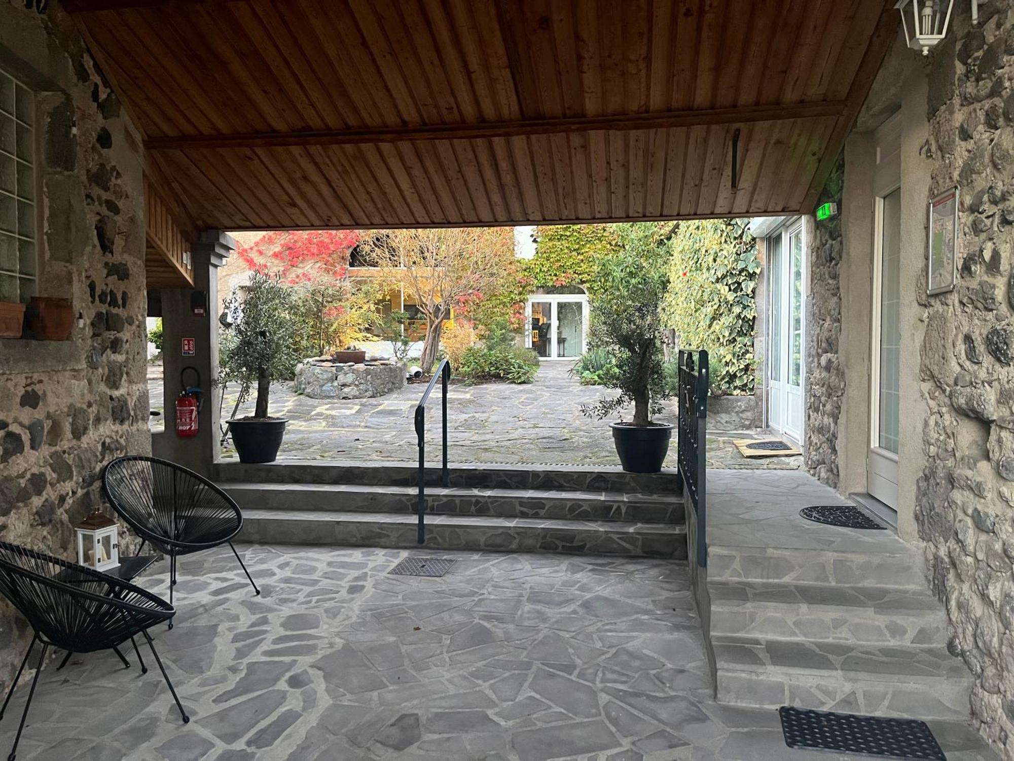Hotel La Cour Carree Perrier Zewnętrze zdjęcie