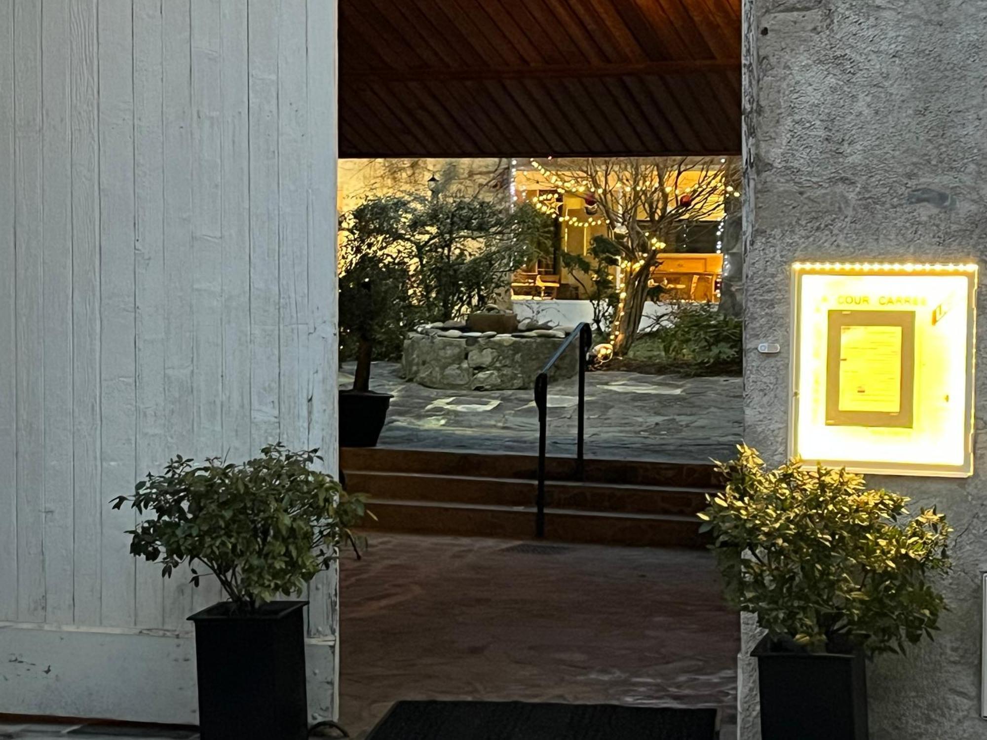 Hotel La Cour Carree Perrier Zewnętrze zdjęcie
